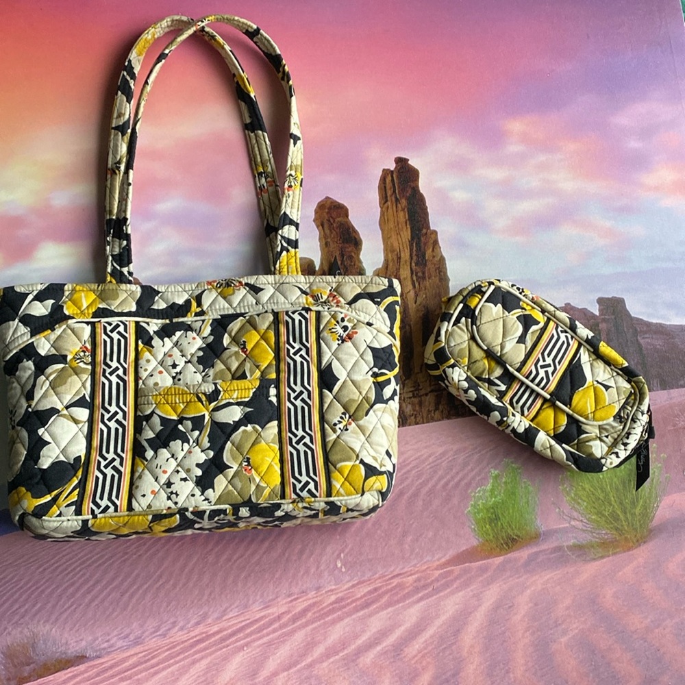 Set Vera Bradley bag and make up case.